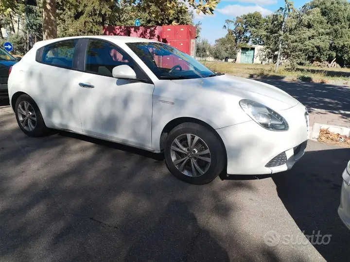 Alfa Romeo Giulietta 2015 photo 3