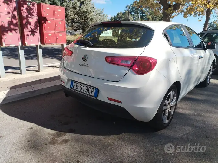 Alfa Romeo Giulietta 2015 photo 4