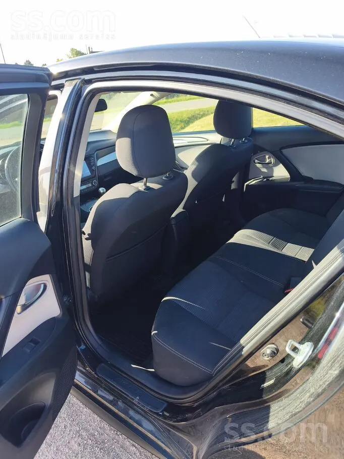 Toyota Avensis 2016 photo 4
