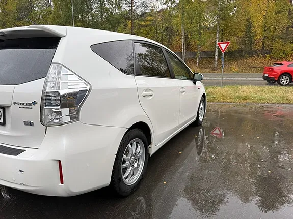 Toyota Prius 2013 photo 5