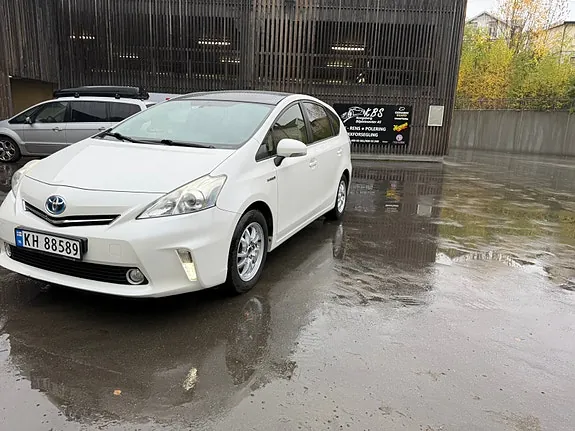 Toyota Prius 2013 photo 2