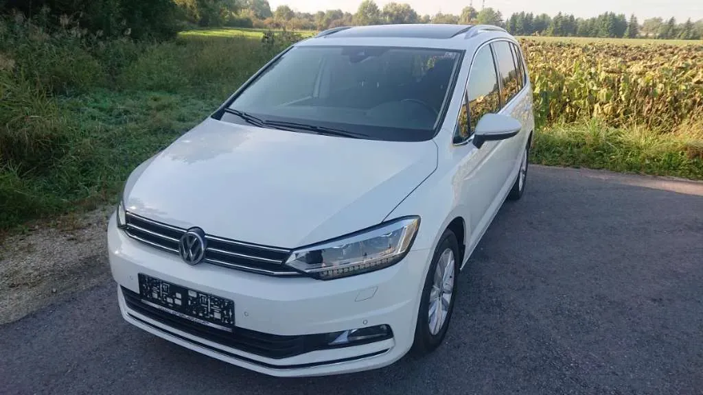 Volkswagen Touran 2015 photo 2