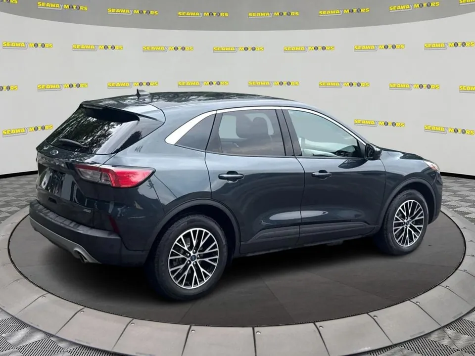 Ford Escape 2022 photo 3
