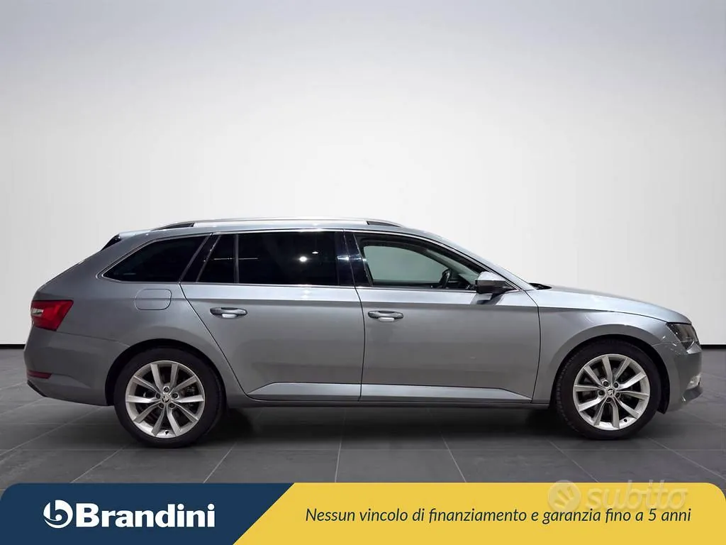 Skoda Superb 2019 photo 5