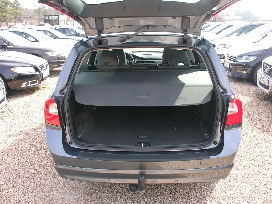 Volvo V70 2010 photo 5