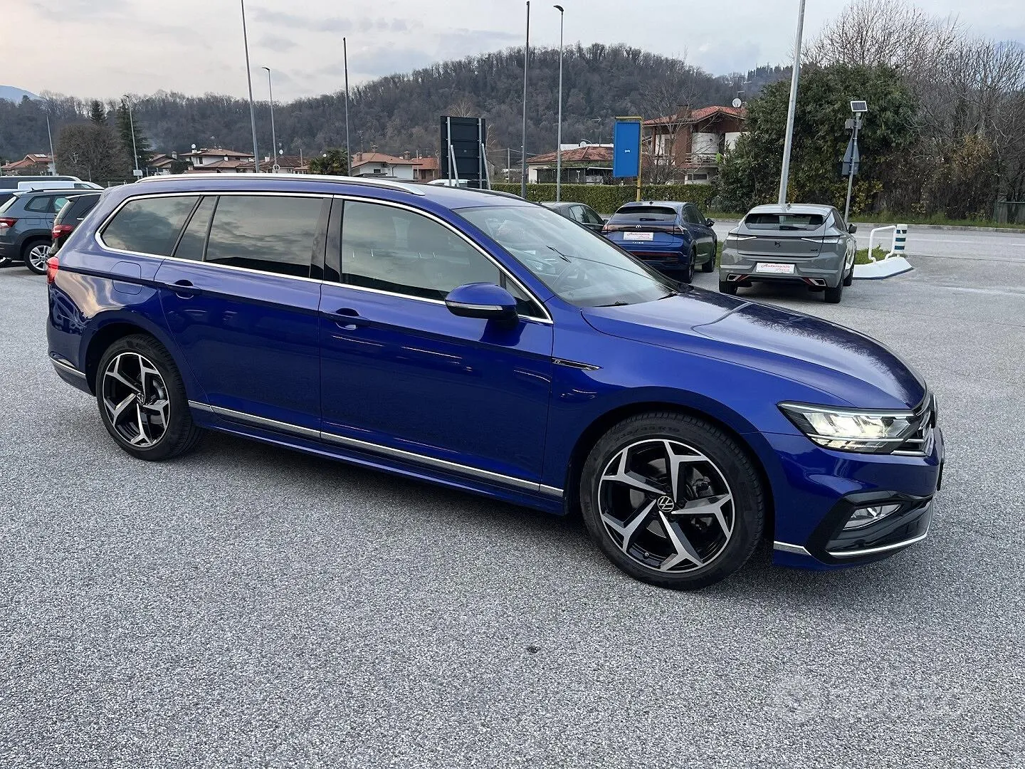 Volkswagen Passat 2021 photo 2