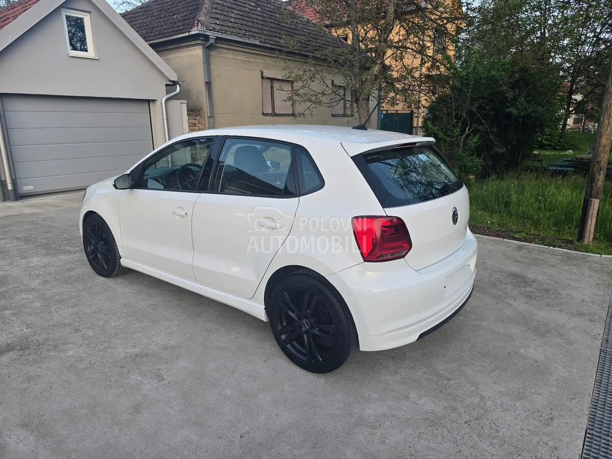 Volkswagen Polo 2015 photo 3