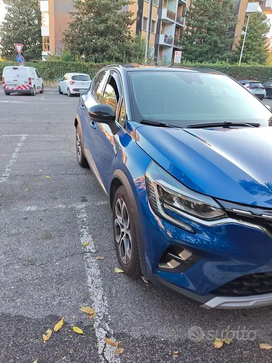 Renault Captur 2023 photo 2