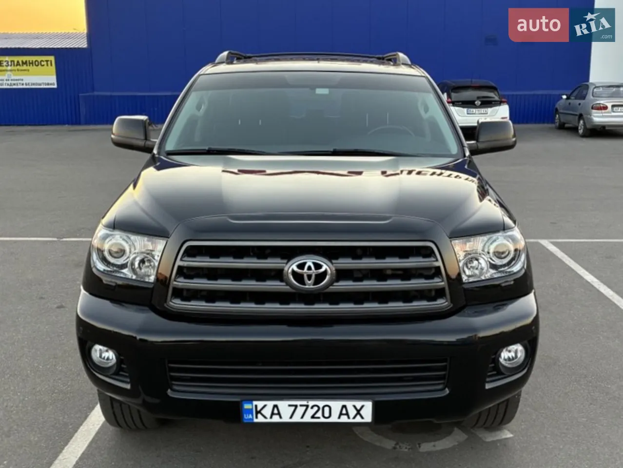 Toyota Sequoia 2014 photo 2