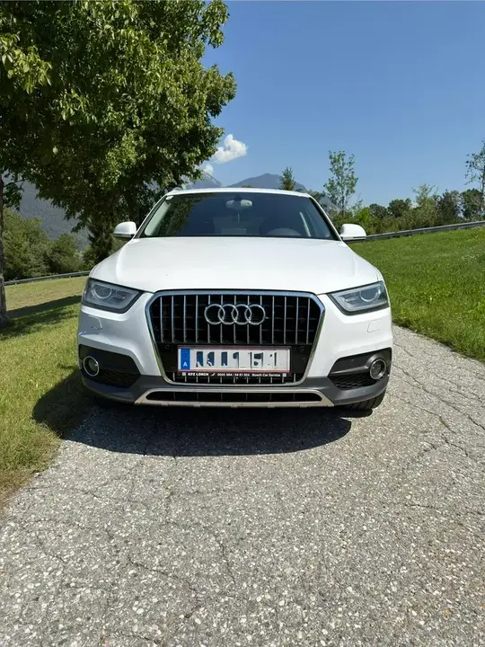 Audi Q3 2015 photo 2