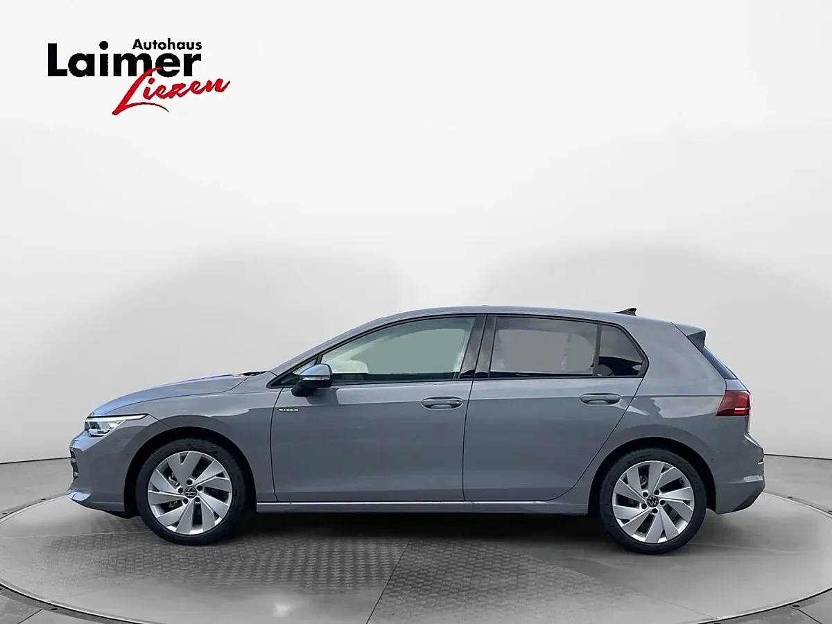 Volkswagen Golf 2025 photo 2