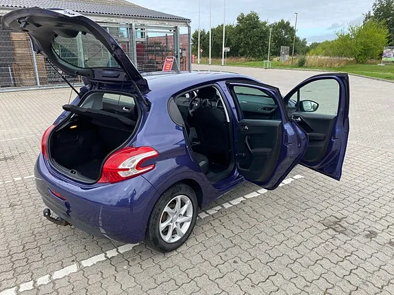 Peugeot 208 2014 photo 3