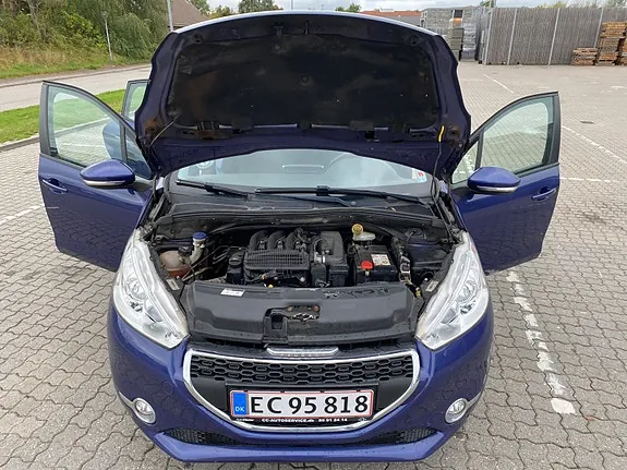 Peugeot 208 2014 photo 5