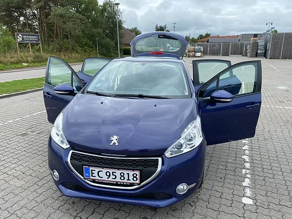 Peugeot 208 2014 photo 2