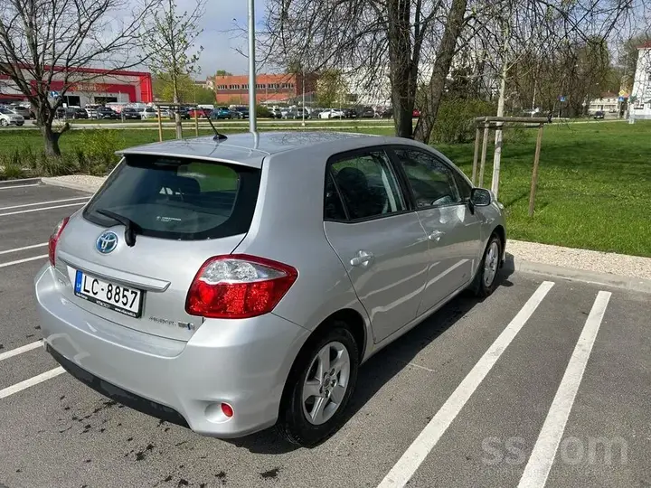 Toyota Auris 2012 photo 3
