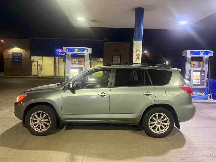 Toyota Rav4 2008 photo 3