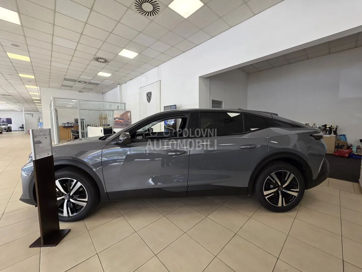 Peugeot 408 2026 photo 3