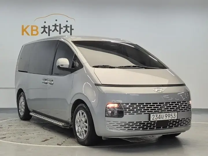 Hyundai Staria 2022 photo 4