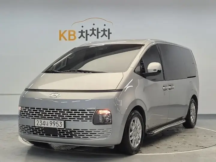 Hyundai Staria