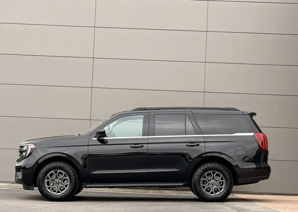 Ford Expedition 2025 photo 4