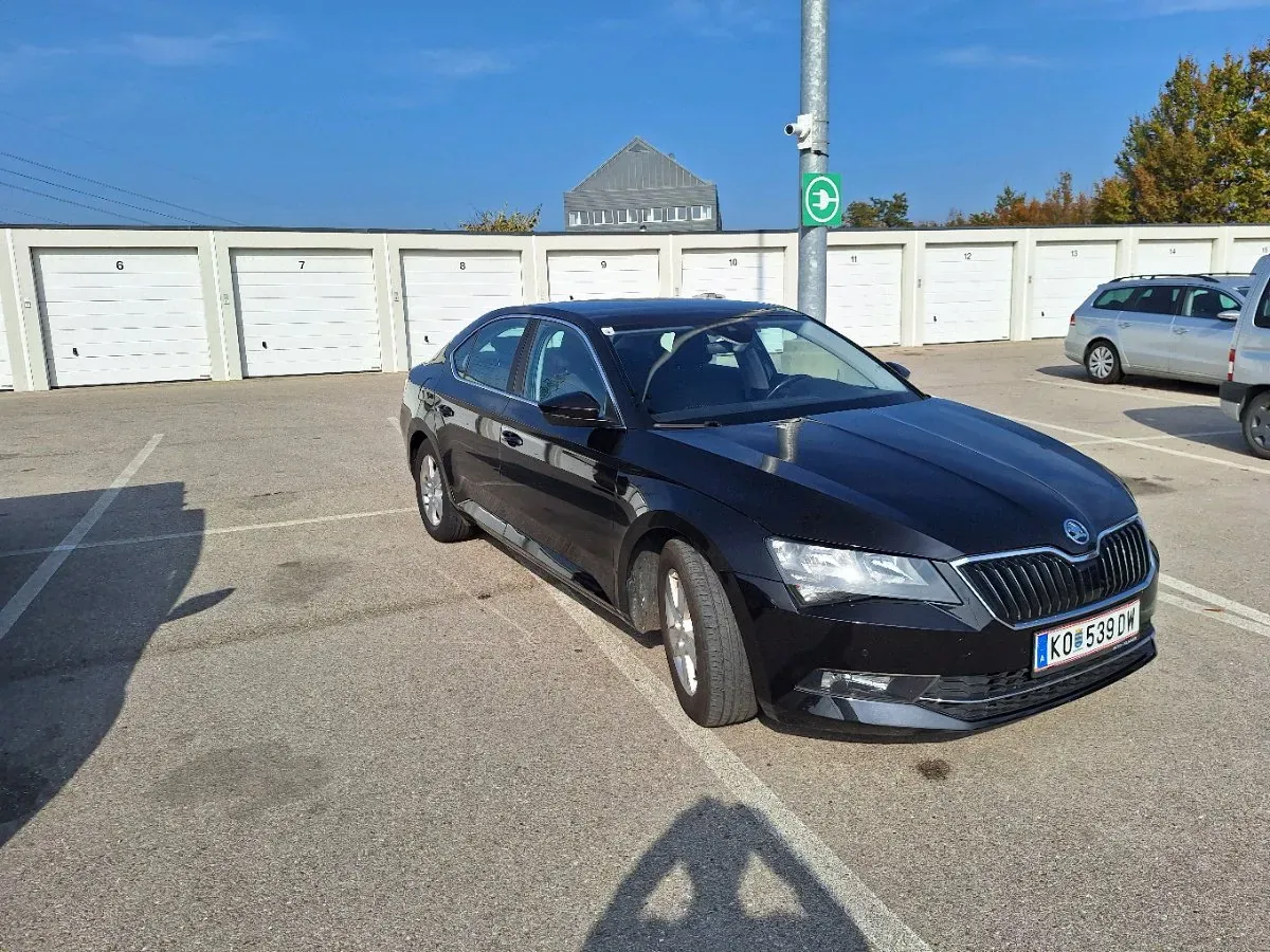 Skoda Superb 2016 photo 2