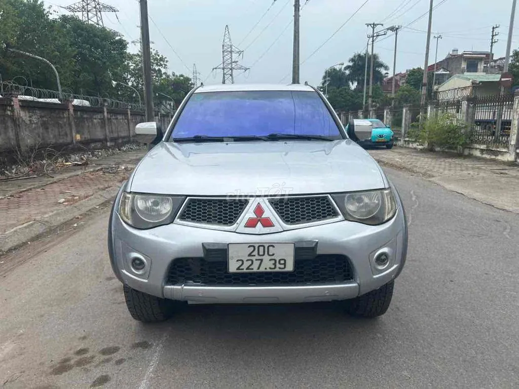 Mitsubishi Triton