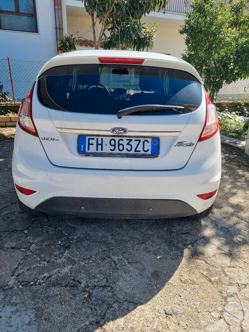Ford Fiesta 2017 photo 2