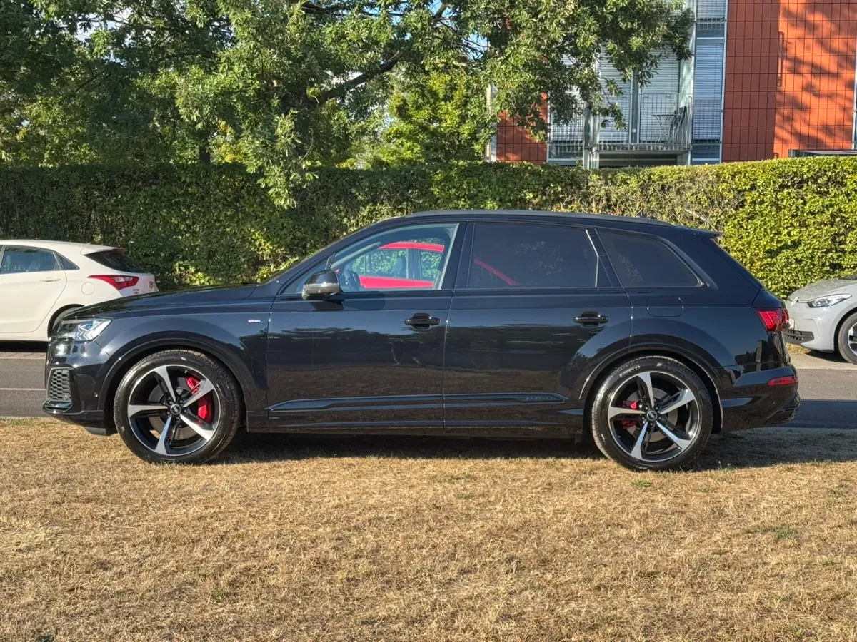Audi Q7 2021 photo 3