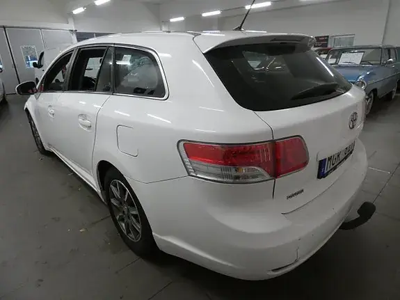 Toyota Avensis 2012 photo 5