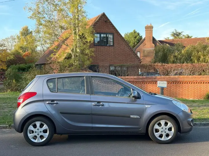 Hyundai I20 2012 photo 2