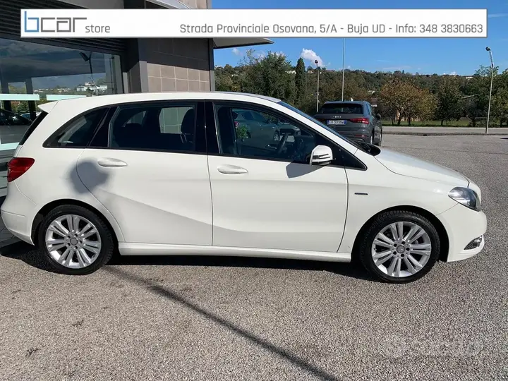 Mercedes-Benz B 180 2012 photo 4