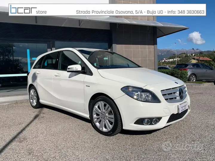 Mercedes-Benz B 180