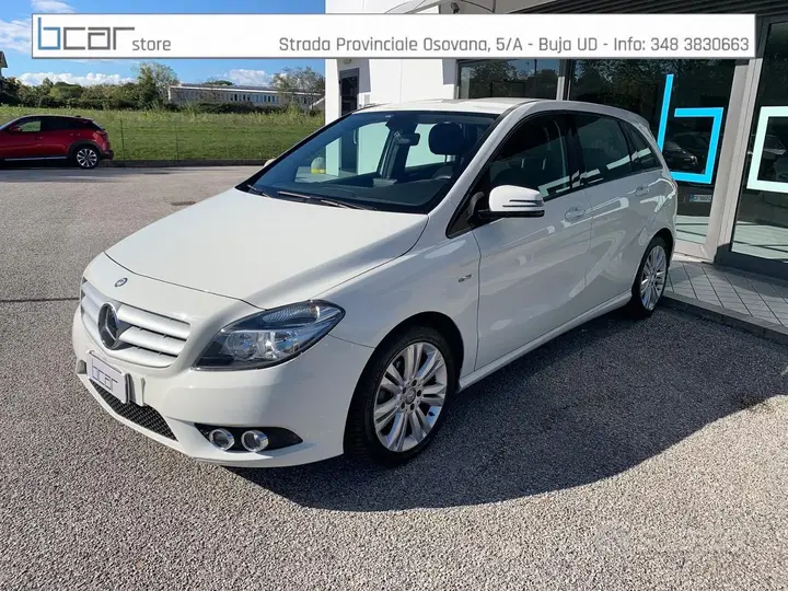 Mercedes-Benz B 180 2012 photo 3
