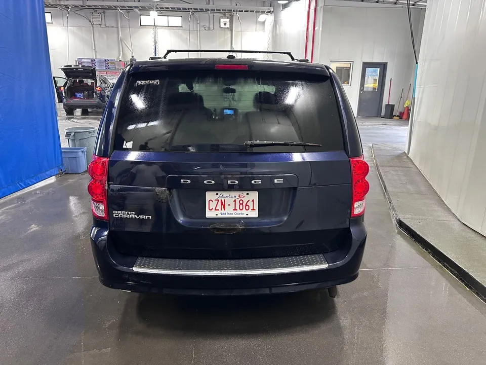 Dodge Grand Caravan 2012 photo 3
