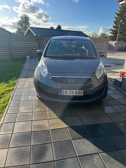 Kia Venga 2012 photo 4