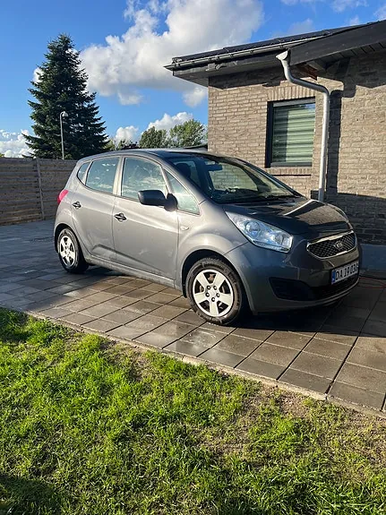 Kia Venga 2012 photo 3