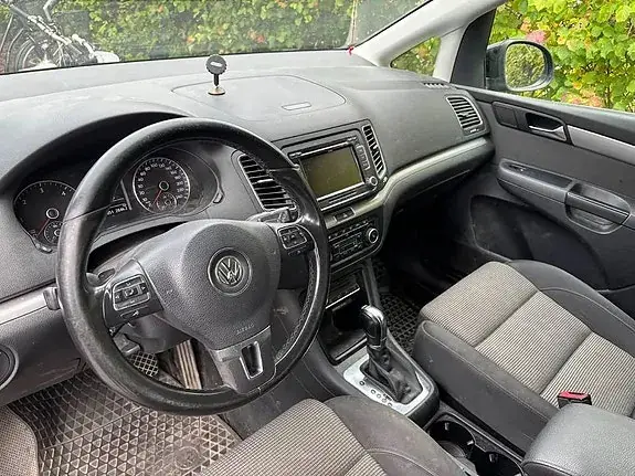Volkswagen Sharan 2012 photo 3