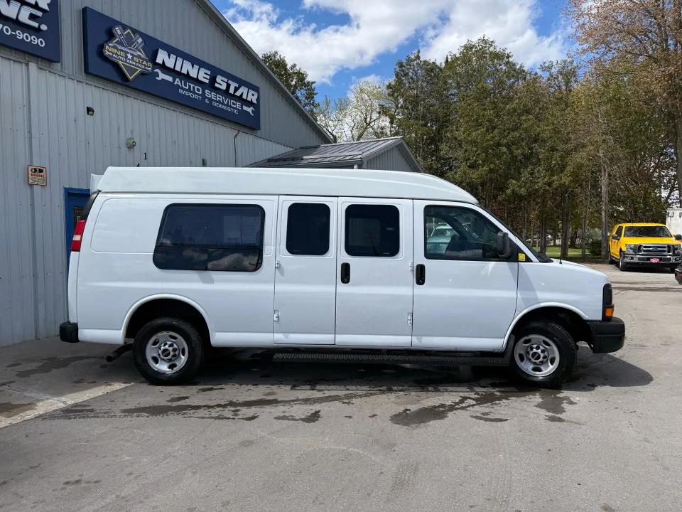GMC Savana 2014 photo 4