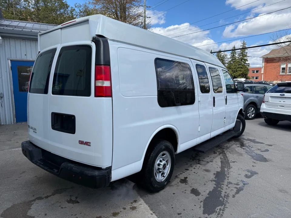 GMC Savana 2014 photo 5