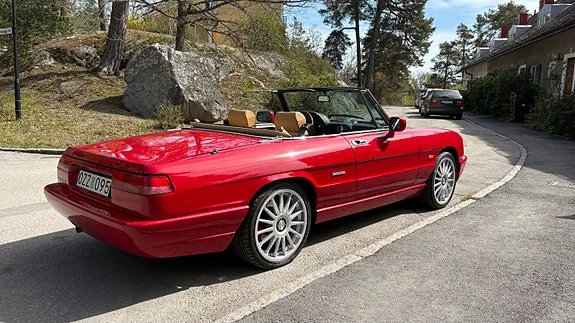 Alfa Romeo Spider 1990 photo 5