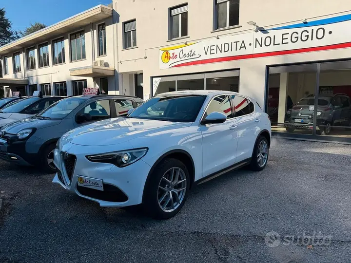 Alfa Romeo Stelvio 2017 photo 2
