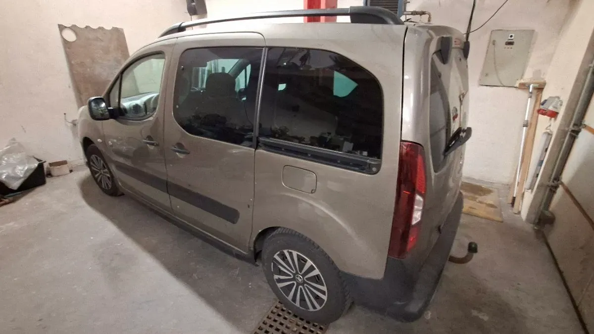 Peugeot Partner 2012 photo 2