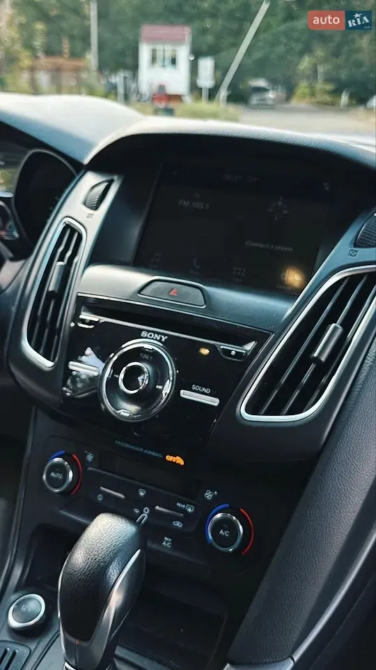 Ford Focus 2016 photo 2