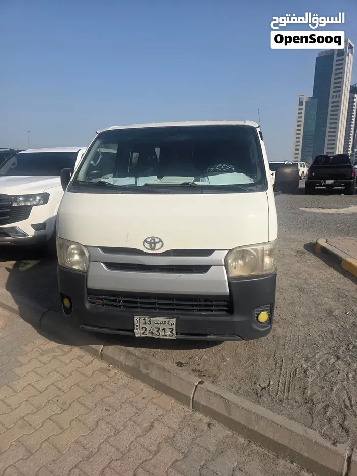 Toyota Hiace 2013 photo 4