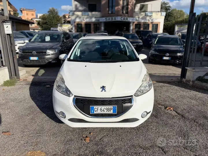 Peugeot 208 2015 photo 2