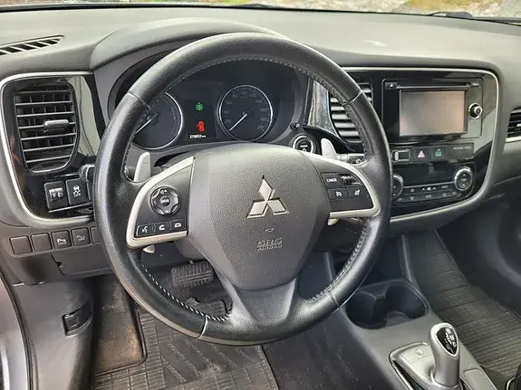 Mitsubishi Outlander 2014 photo 4