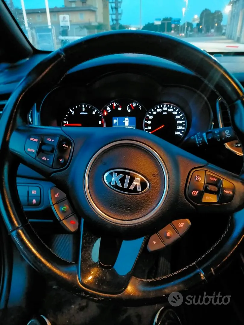 Kia Carens 2014 photo 5