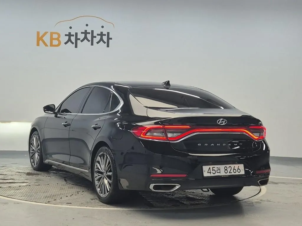 Hyundai Grandeur 2016 photo 2