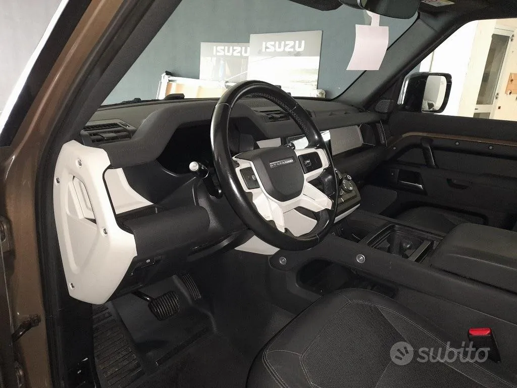 Land Rover Defender 2023 photo 5