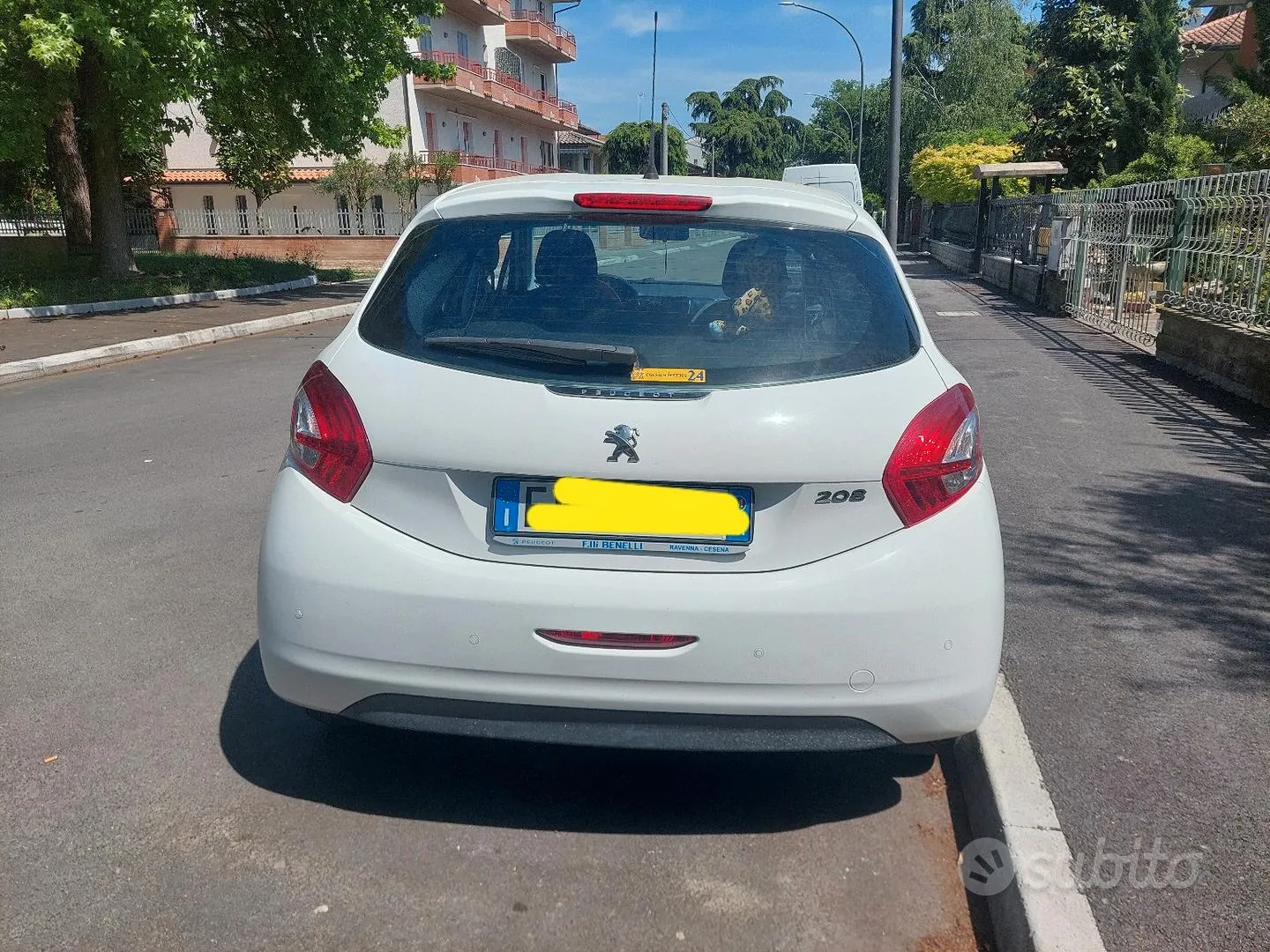 Peugeot 208 2014 photo 5